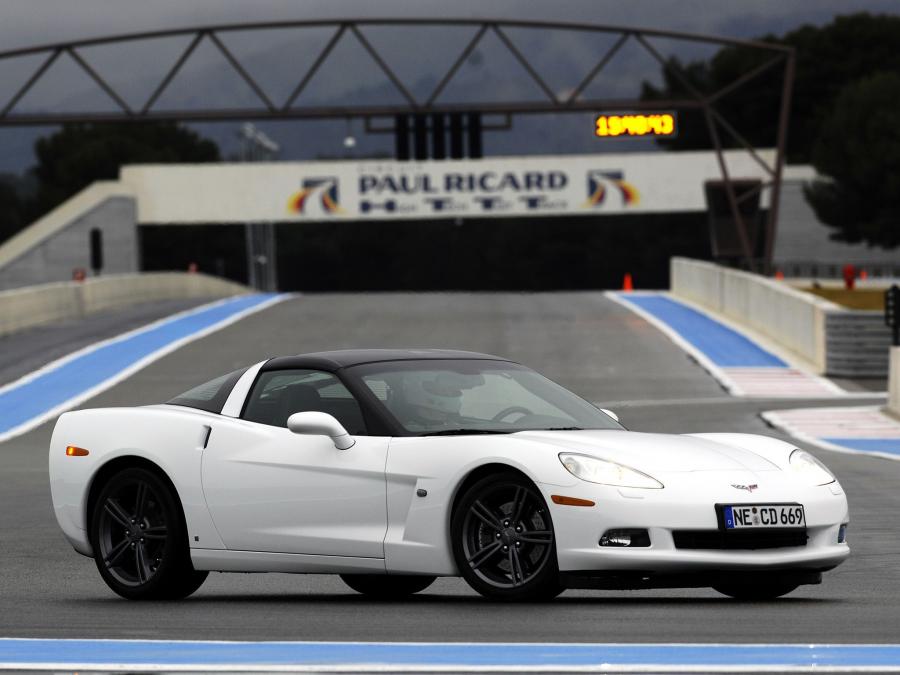  Chevrolet Corvette Coupe 2008 года  (фото 13 из 16)